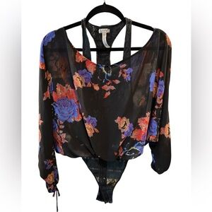 BUNDLE BOX - Assorted Women’s XS Dresses, Top, Skirt Set